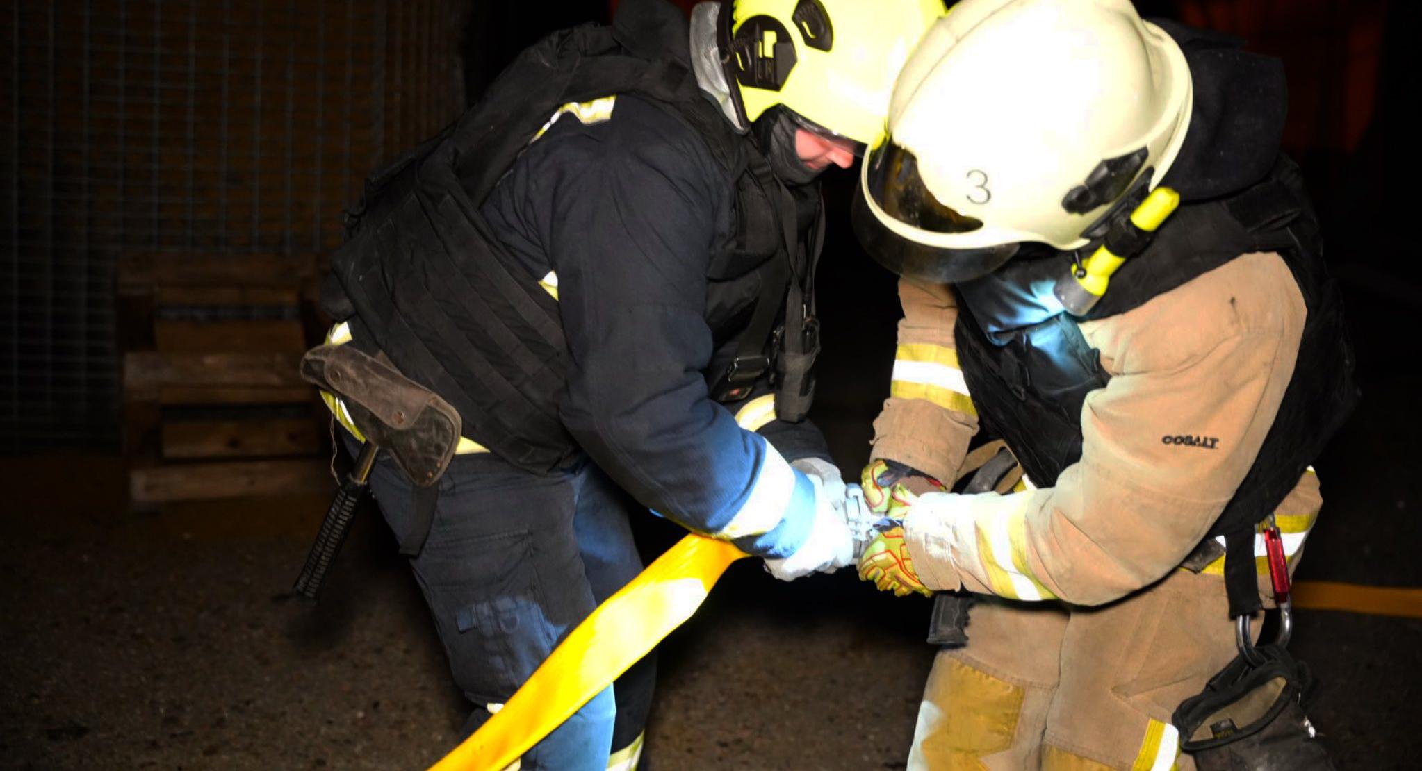 Спасатели показали, как тушили пожар на энергообъекте после «прилета» БПЛА