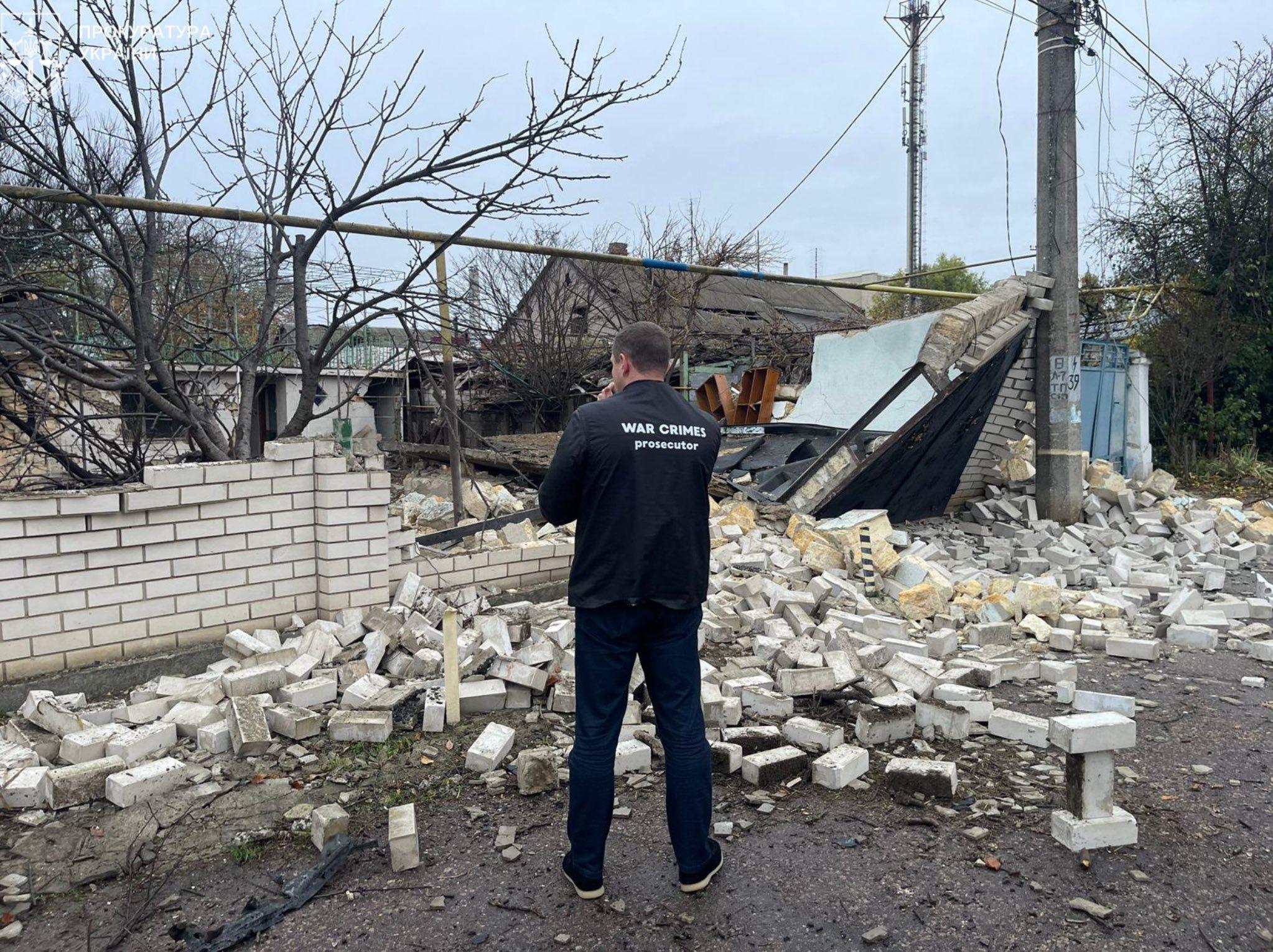 Уничтоженный гараж и поврежденные дома: прокуратура расследует атаку РФ на Одесскую область