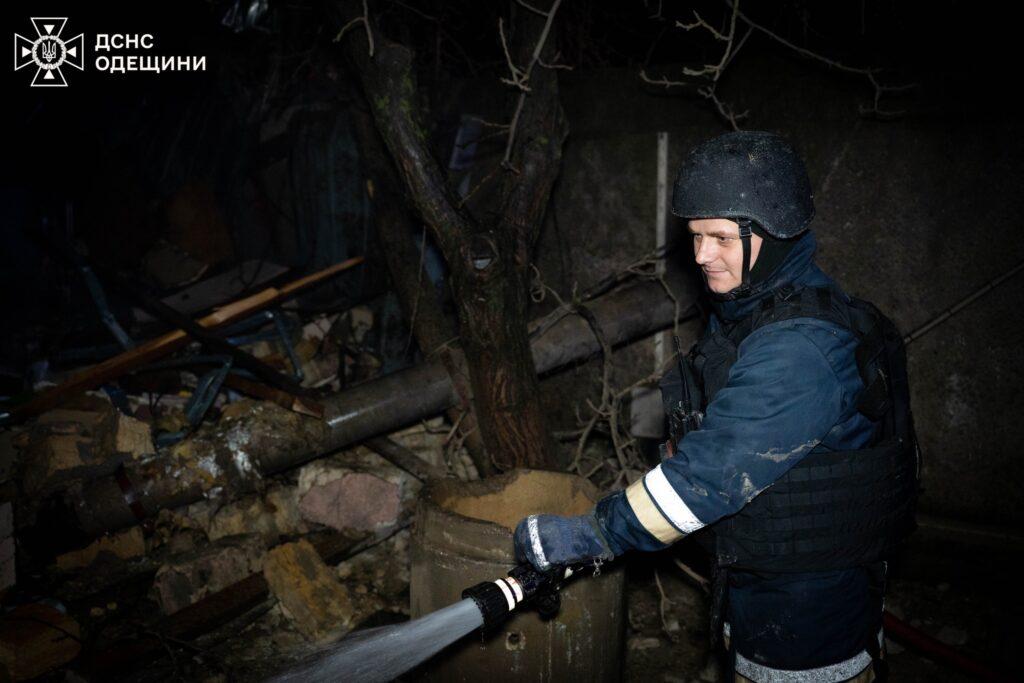 Ночная атака дронами по Одессе: повреждены дома, есть пострадавшие