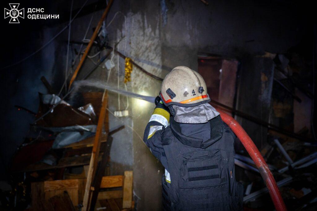 Ночная атака дронами по Одессе: повреждены дома, есть пострадавшие