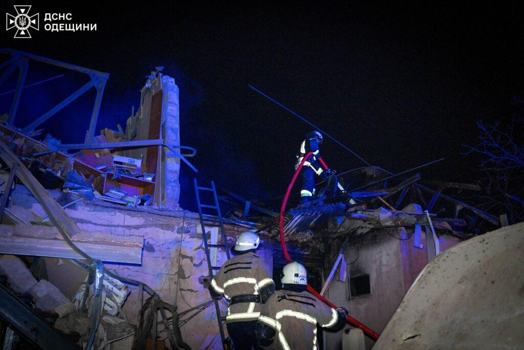 Ночная атака дронами по Одессе: повреждены дома, есть пострадавшие