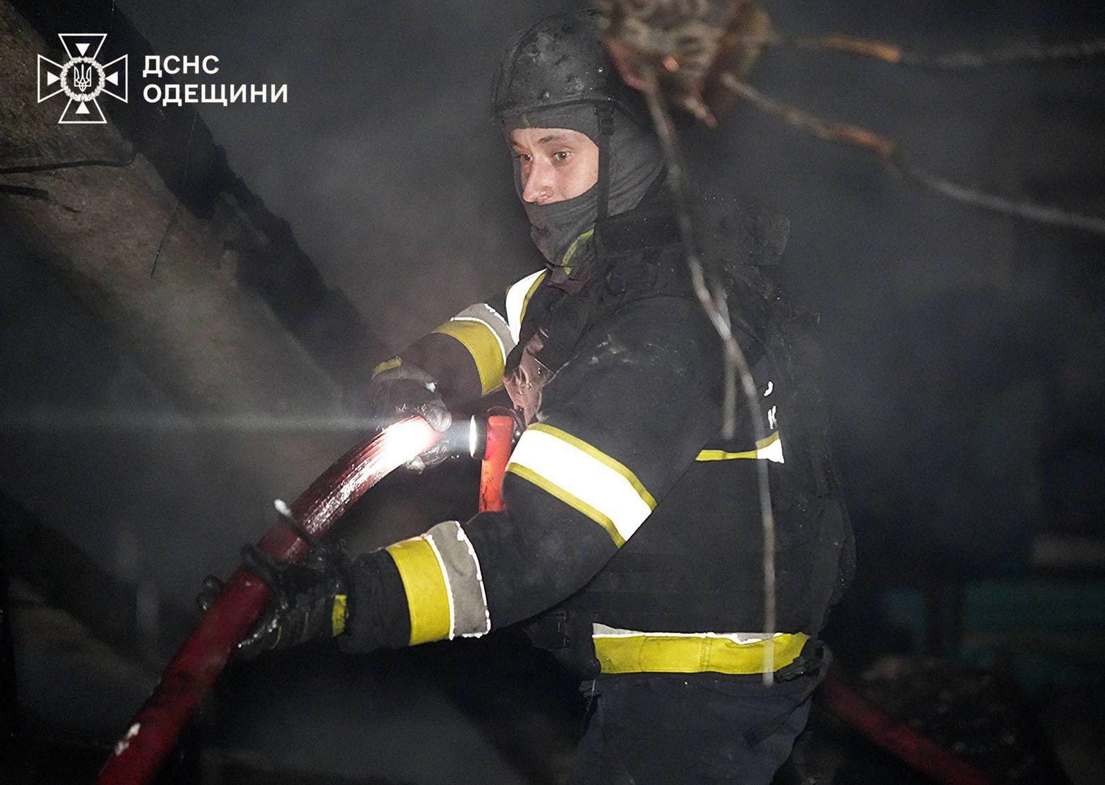 Російська атака на Одесу та Одеський район: пошкоджені об’єкти критичної інфраструктури, постраждали шестеро людей