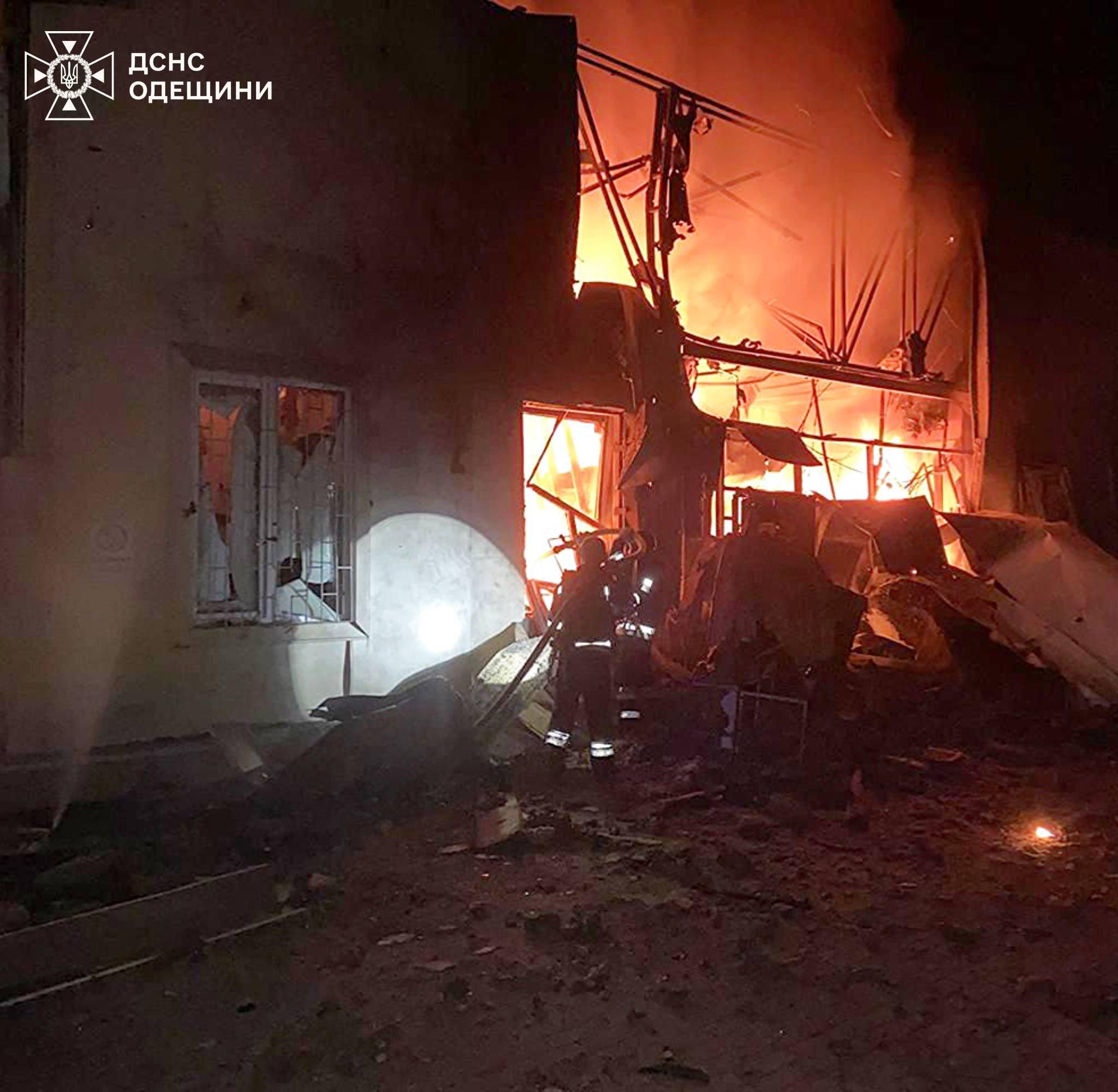 РФ атакувала південь Одещини: постраждали дві людини, пошкоджені об’єкти цивільного призначення