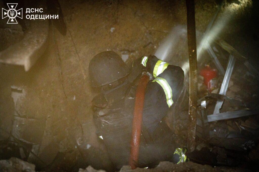 Ночная атака дронами по Одессе: повреждены дома, есть пострадавшие