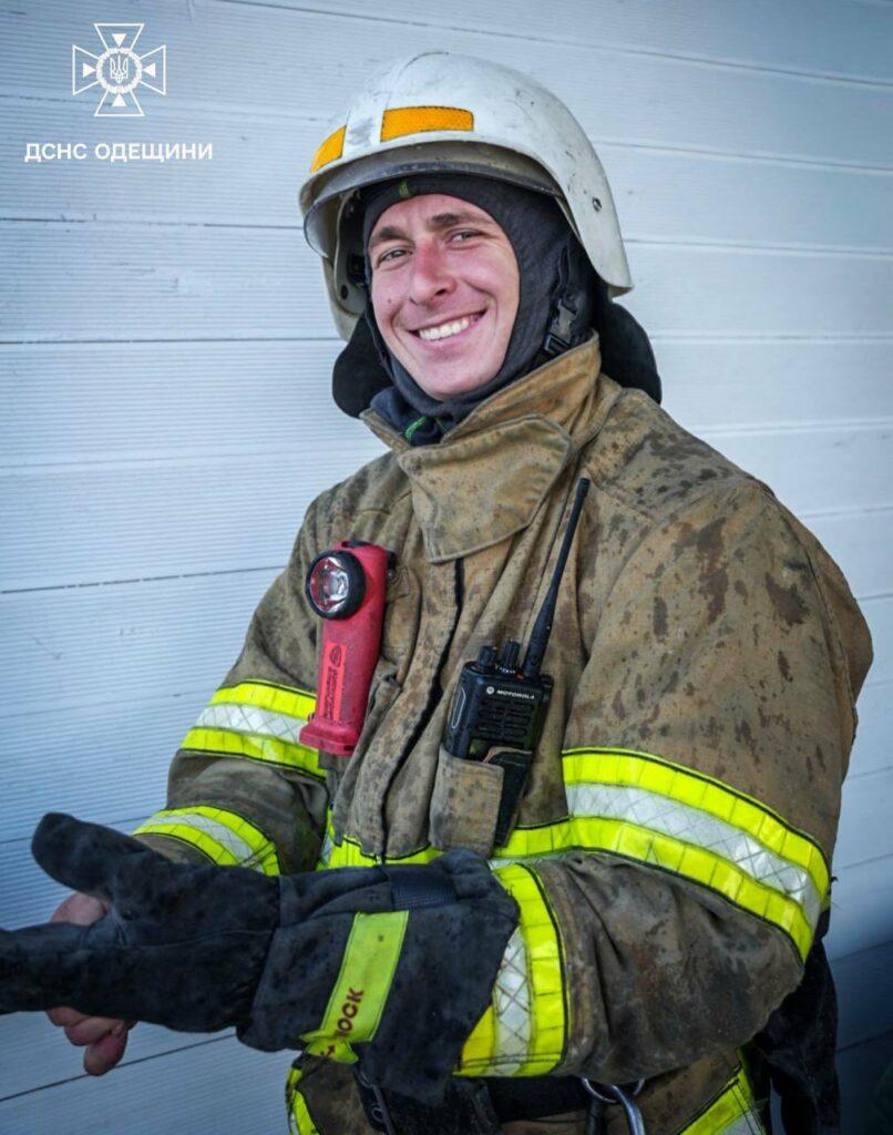 Лопнула каска, але врятував людину: одеський рятувальник розповів про найстрашніші виклики Лопнула каска, але врятував людину: одеський рятувальник розповів про найстрашніші виклики