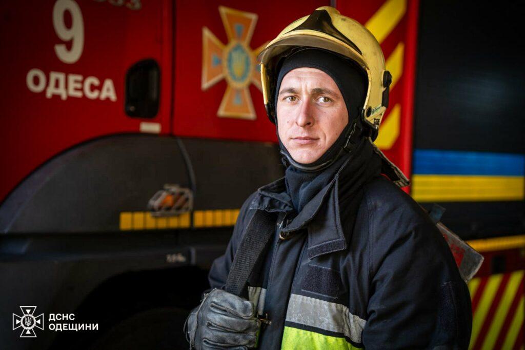 Лопнула каска, але врятував людину: одеський рятувальник розповів про найстрашніші виклики Лопнула каска, але врятував людину: одеський рятувальник розповів про найстрашніші виклики