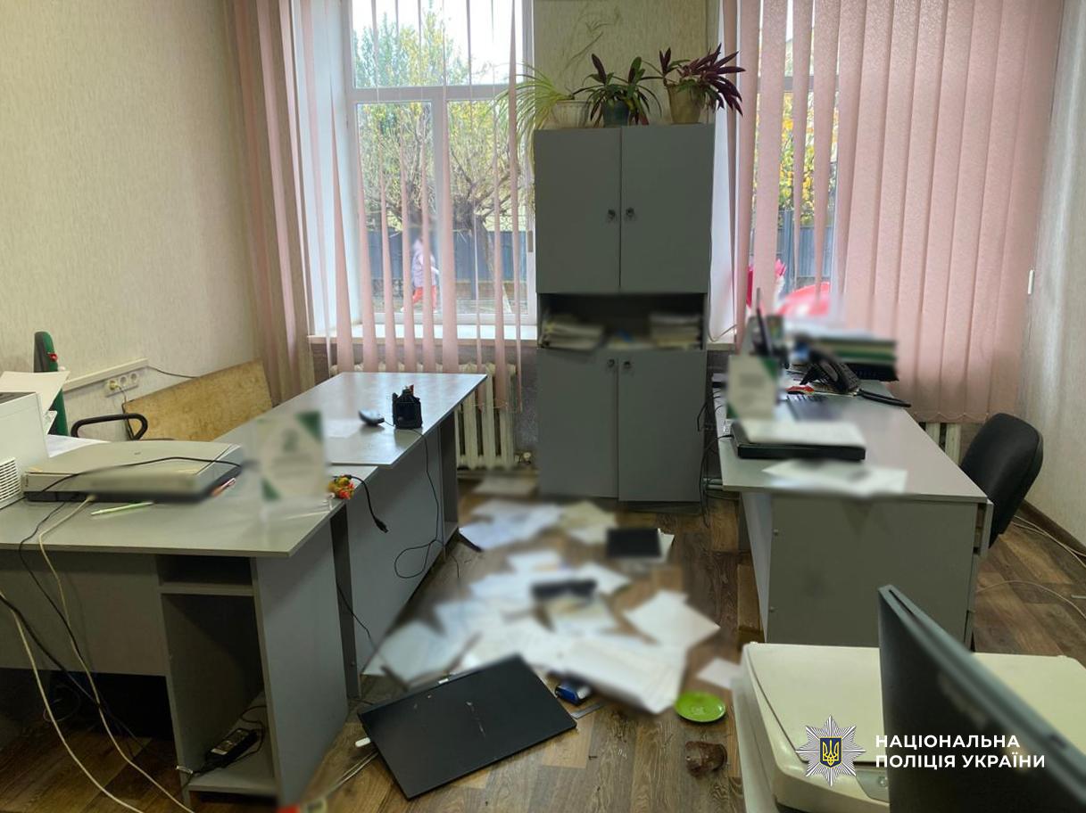 Мешканець Одещини пограбував працівницю пенсійного фонду