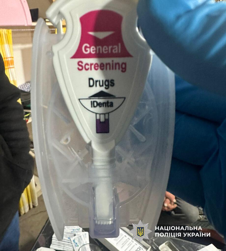 На Одещині чоловік маскував психотропи в губках для посуду та відправляв до виправної колонії