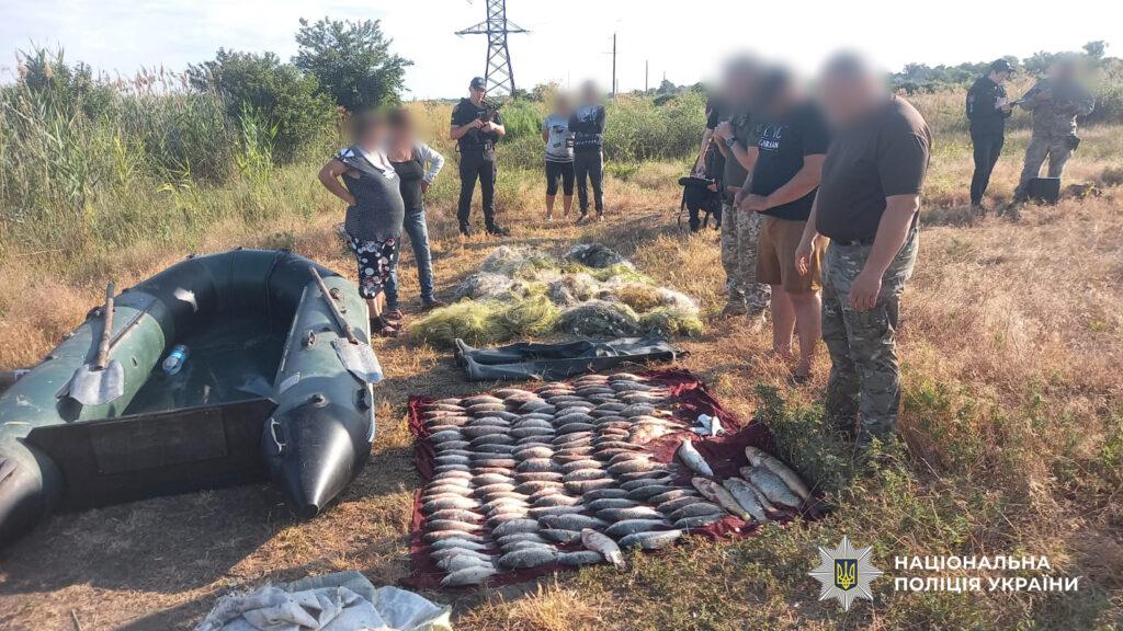 Обмеження свободи та стягнення у чверть мільйона гривень: вирок за браконьєрство на озері Сасик