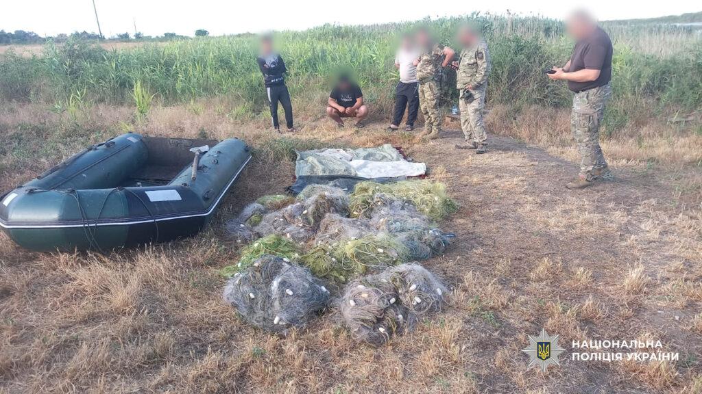 Обмеження свободи та стягнення у чверть мільйона гривень: вирок за браконьєрство на озері Сасик