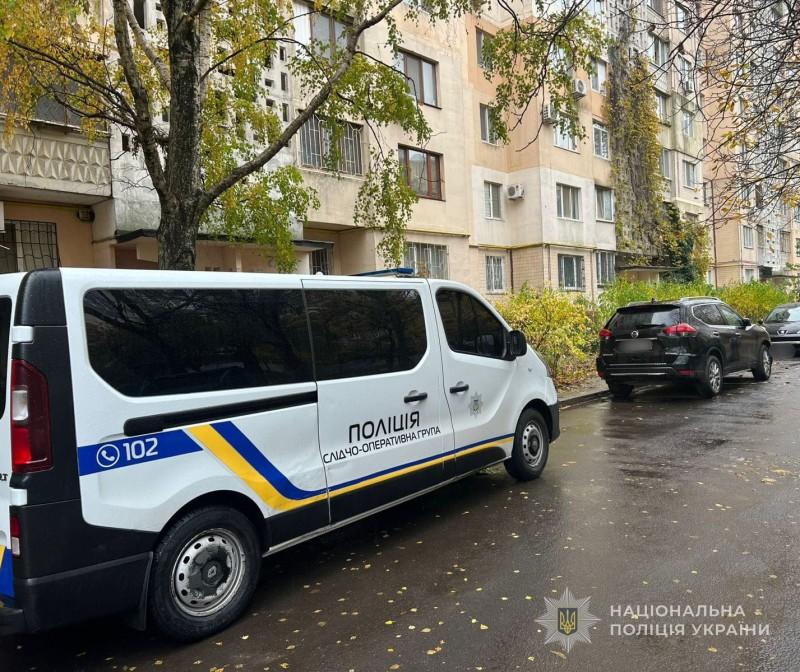 В Одессе пятилетний ребенок выпал из окна многоэтажки В Одессе пятилетний ребенок выпал из окна многоэтажки