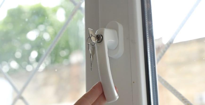 У Київському районі Одеси трирічний хлопчик випав з вікна сьомого поверху