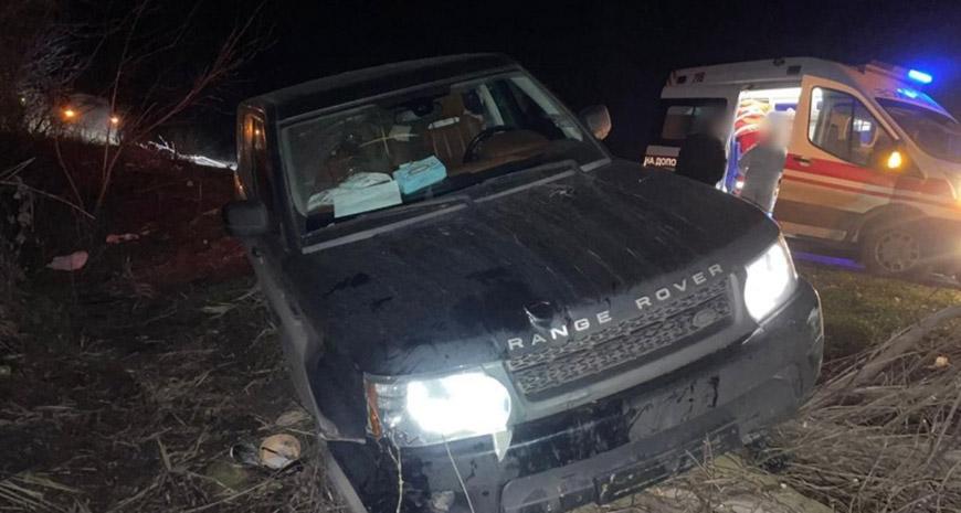 ДТП у Подільському районі: водій Range Rover збив чоловіка