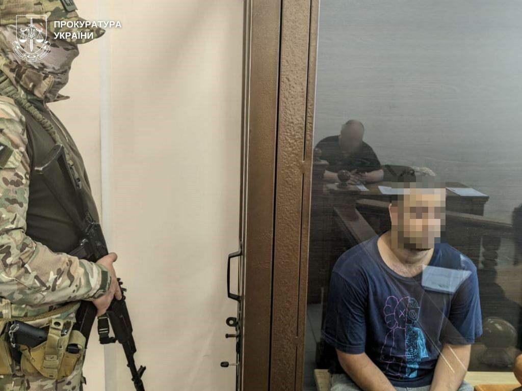 В Одесі 19-річний хлопець отримав п’ять років за підпали автівок військових