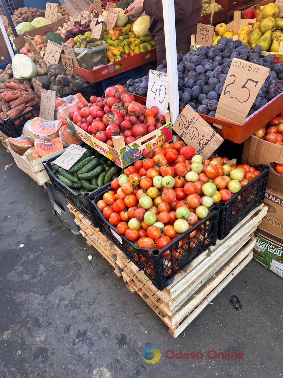 Тыква, цветная капуста и груша: субботние цены на одесском Привозе