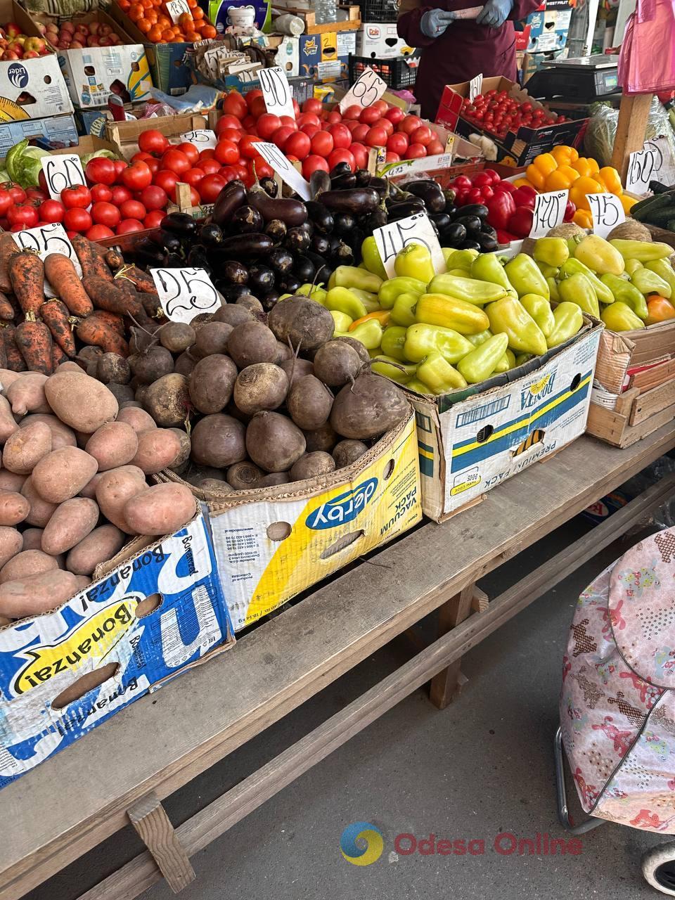 Тыква, цветная капуста и груша: субботние цены на одесском Привозе