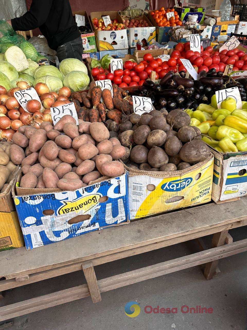 Тыква, цветная капуста и груша: субботние цены на одесском Привозе