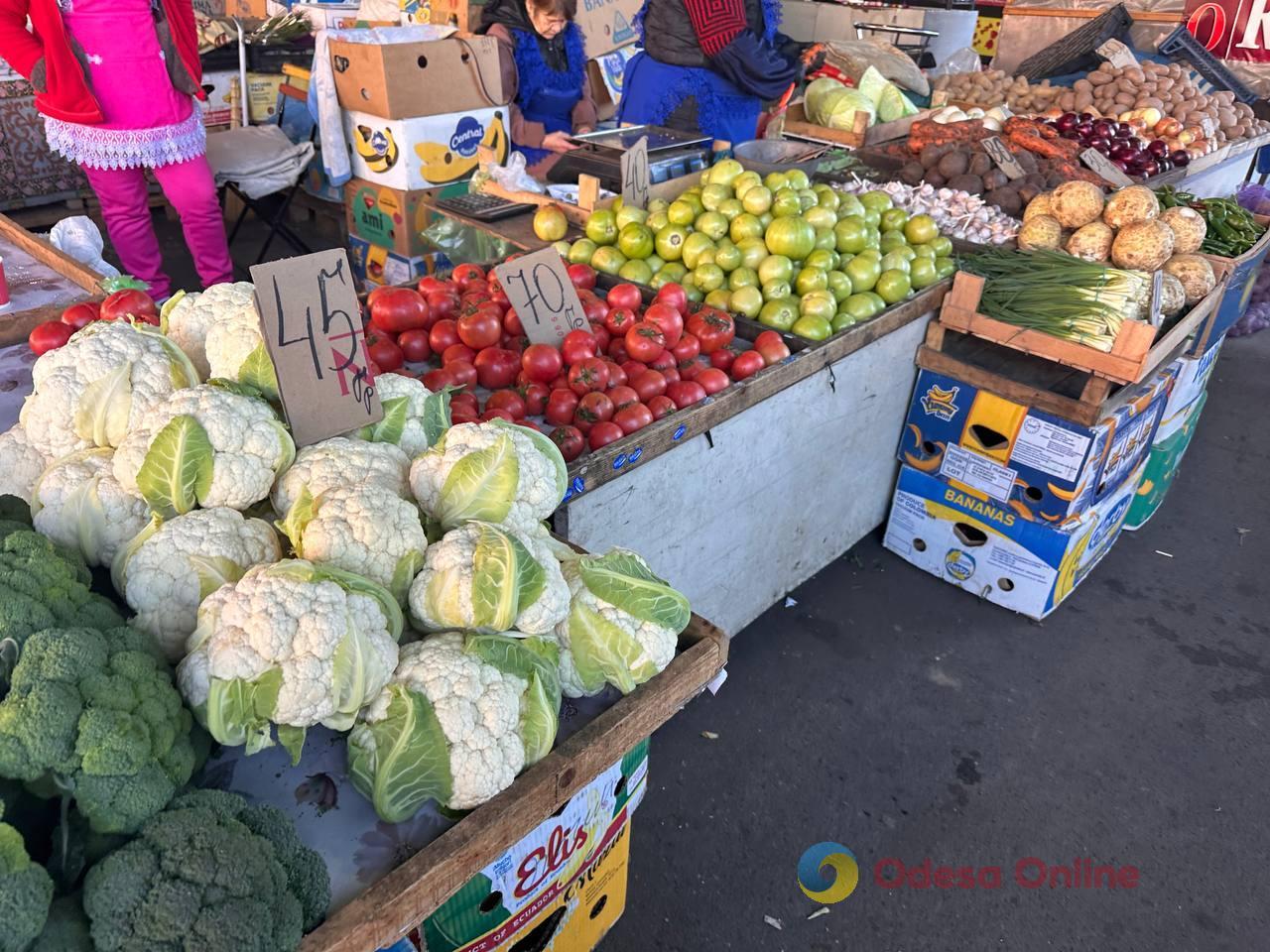 Тыква, цветная капуста и груша: субботние цены на одесском Привозе