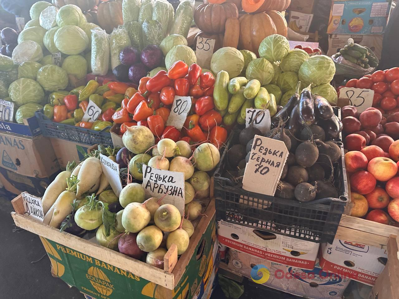 Тыква, цветная капуста и груша: субботние цены на одесском Привозе