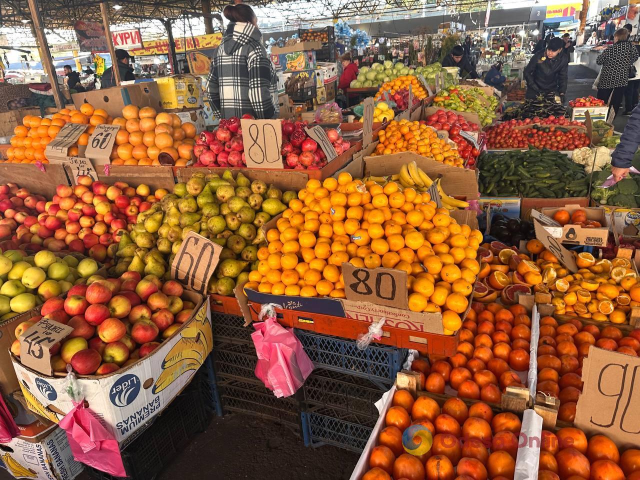 Тыква, цветная капуста и груша: субботние цены на одесском Привозе