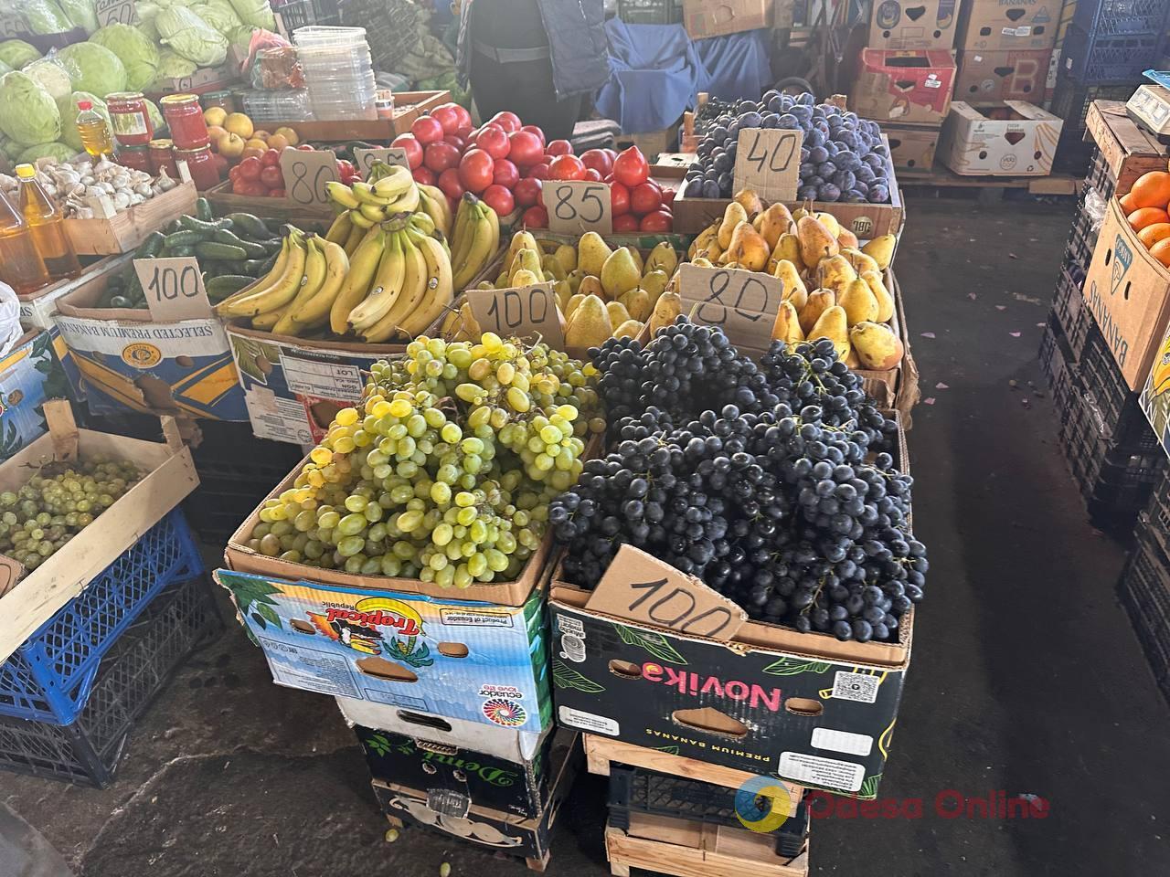 Тыква, цветная капуста и груша: субботние цены на одесском Привозе