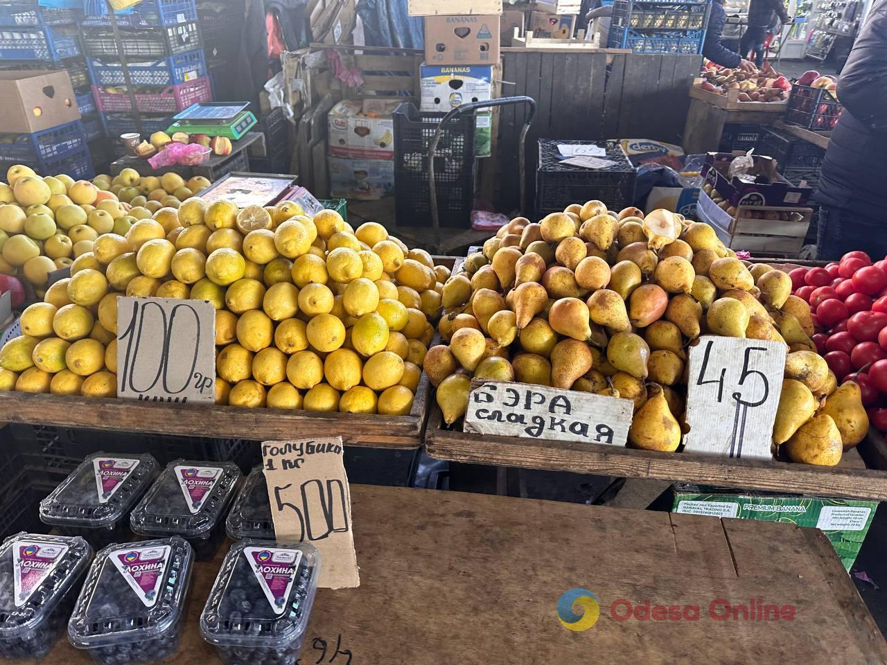 Тыква, цветная капуста и груша: субботние цены на одесском Привозе