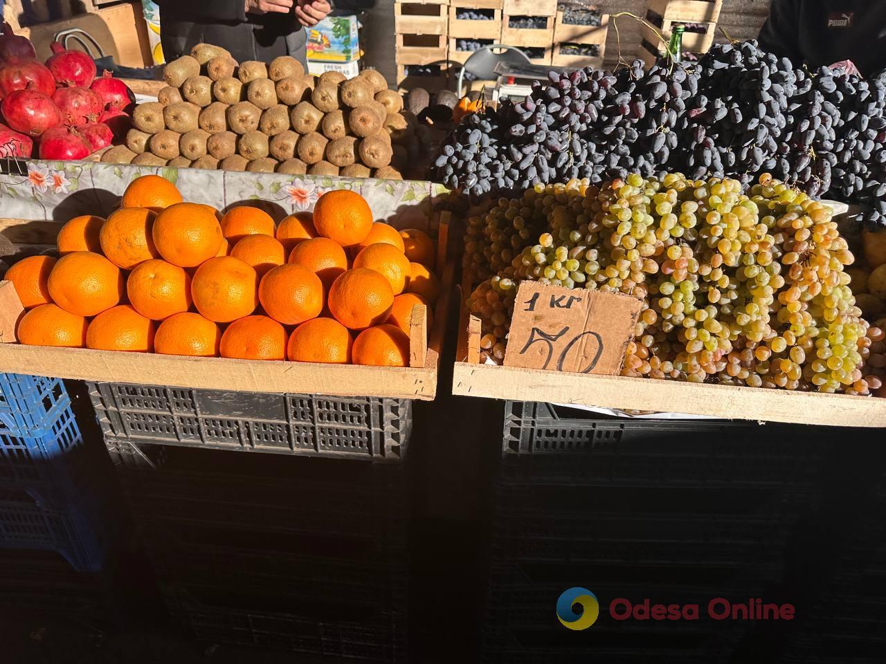 Тыква, цветная капуста и груша: субботние цены на одесском Привозе