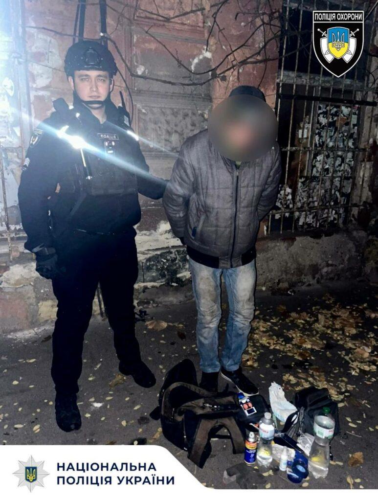У центрі Одеси затримали чоловіка, який скоїв крадіжку на об’єкті критичної інфраструктури