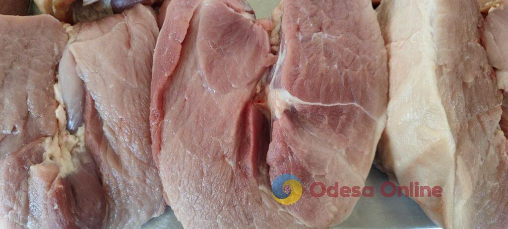 Гриби, редис і ананас: суботні ціни на одеському Привозі