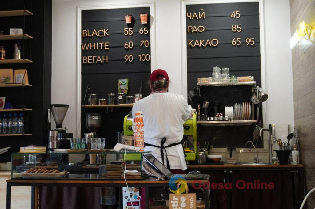 Щоденні обстріли, райони-привиди та занепад бізнесу: Херсон через три роки після визволення Щоденні обстріли, райони-привиди та занепад бізнесу: Херсон через три роки після визволення