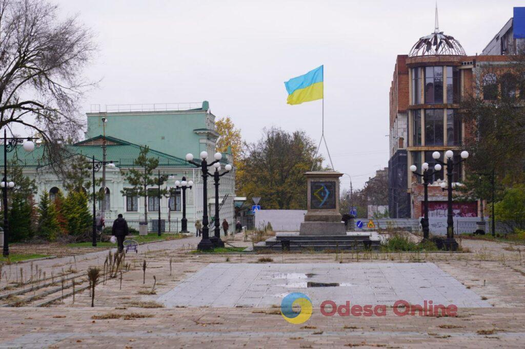 Щоденні обстріли, райони-привиди та занепад бізнесу: Херсон через три роки після визволення Щоденні обстріли, райони-привиди та занепад бізнесу: Херсон через три роки після визволення