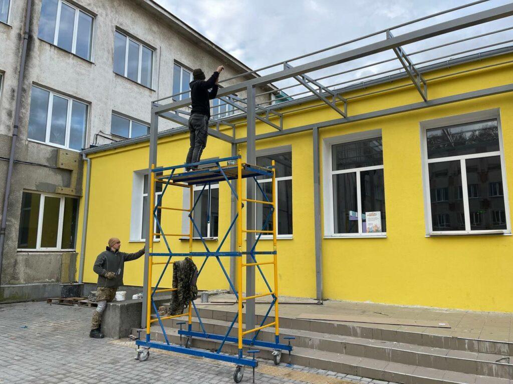 «У напрямку до мрії»: в Одесі з’явився новий надихаючий мурал «По направлению к мечте»: в Одессе появился новый вдохновляющий мурал