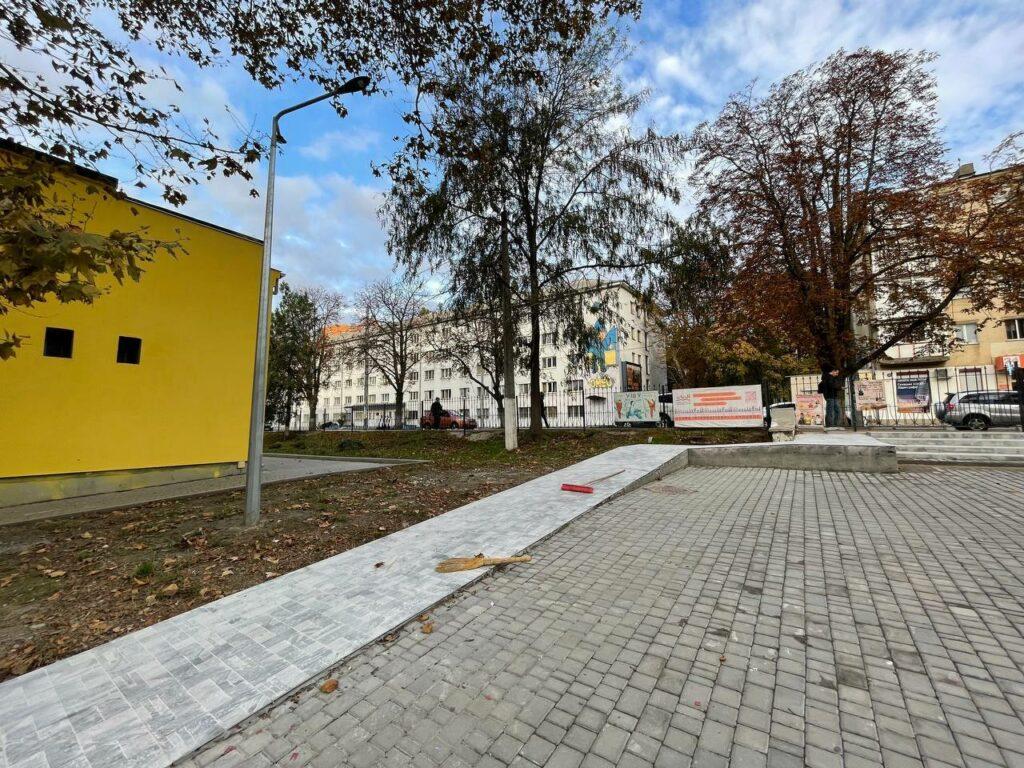 «У напрямку до мрії»: в Одесі з’явився новий надихаючий мурал «По направлению к мечте»: в Одессе появился новый вдохновляющий мурал