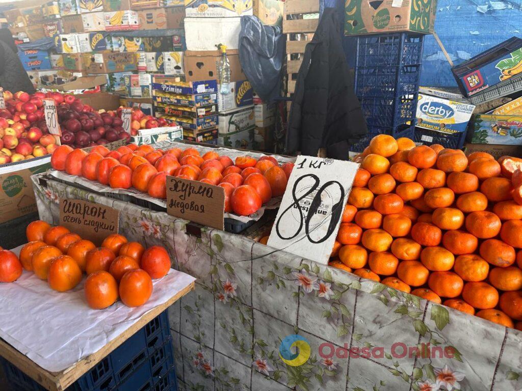 Хурма, сало та сметана: суботні ціни на одеському «Привозі» Хурма, сало та сметана: суботні ціни на одеському «Привозі»