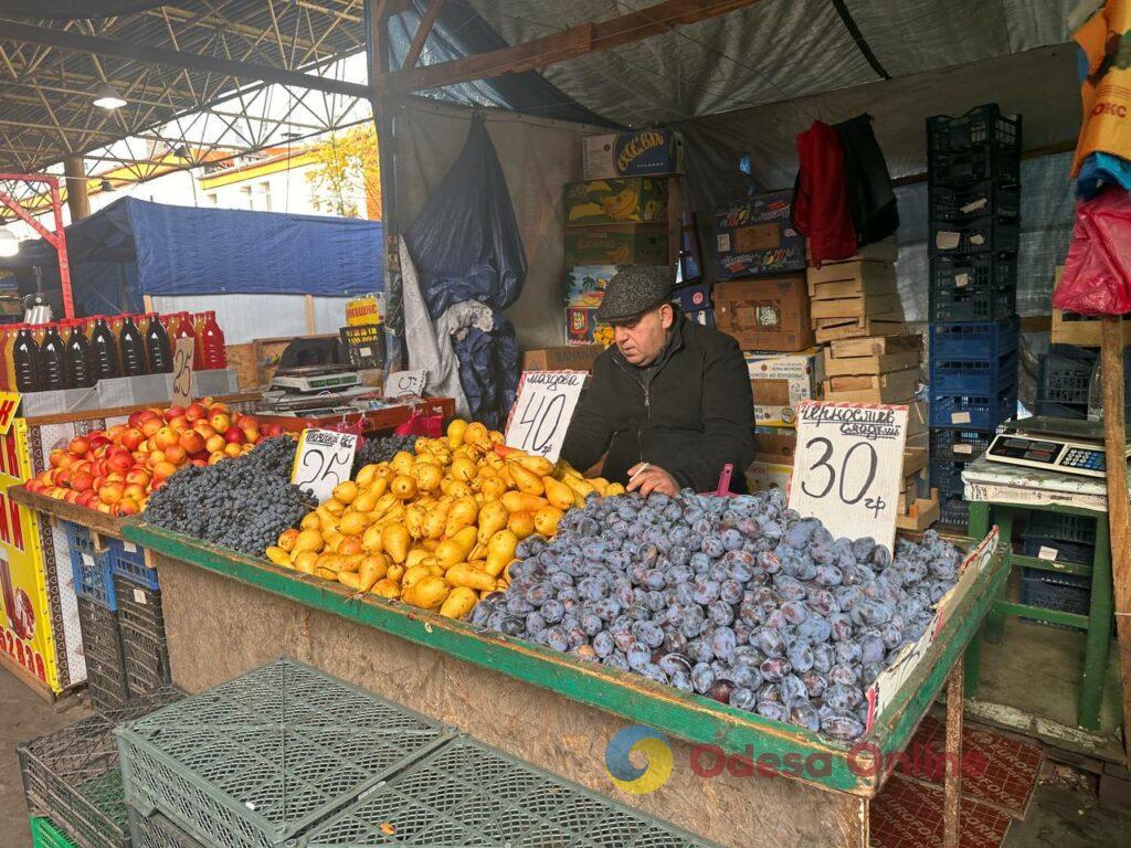 Хурма, сало та сметана: суботні ціни на одеському «Привозі» Хурма, сало та сметана: суботні ціни на одеському «Привозі»