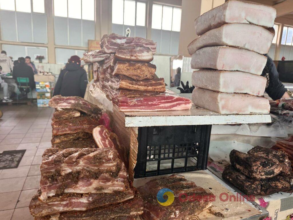 Хурма, сало та сметана: суботні ціни на одеському «Привозі» Хурма, сало та сметана: суботні ціни на одеському «Привозі»