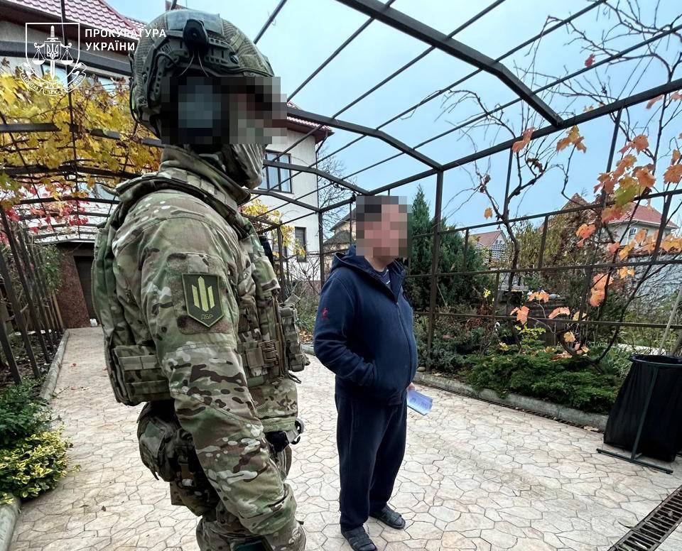 В Одесі ексудді та двом спільникам повідомили про підозру в квартирних оборудках В Одесі ексудді та двом спільникам повідомили про підозру в квартирних оборудках