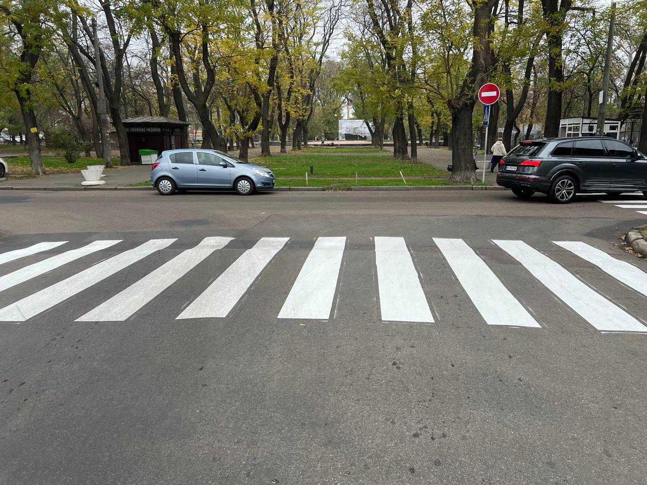В Одесі оновили дорожню розмітку на восьми локаціях