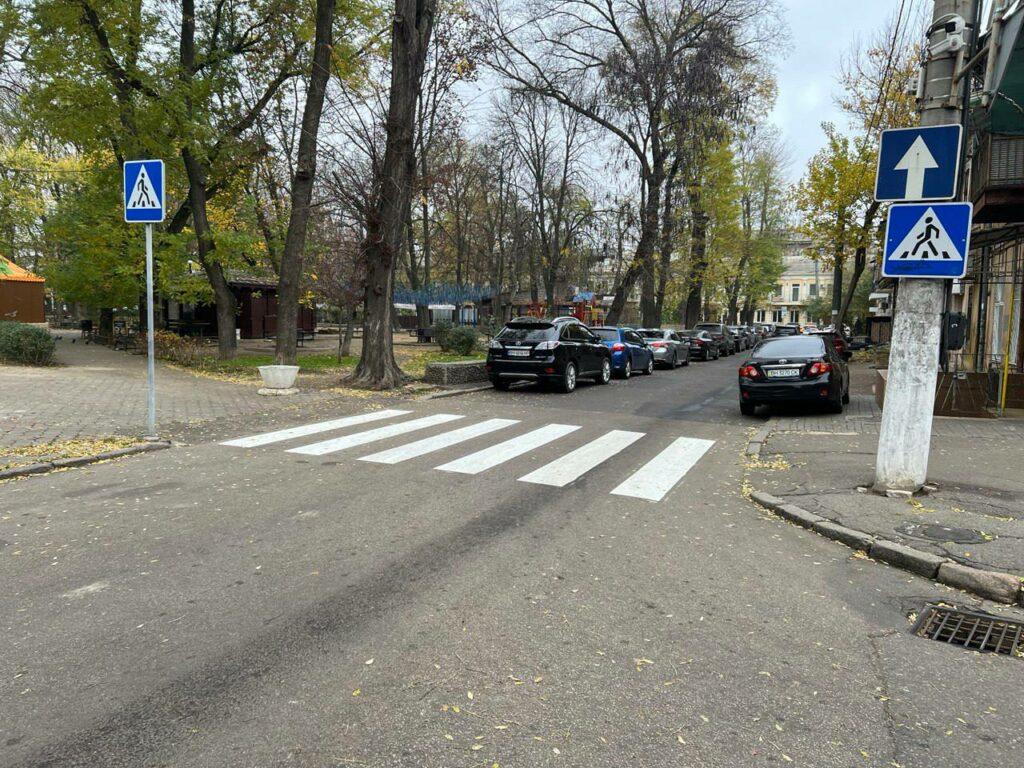 В Одесі оновили дорожню розмітку на восьми локаціях