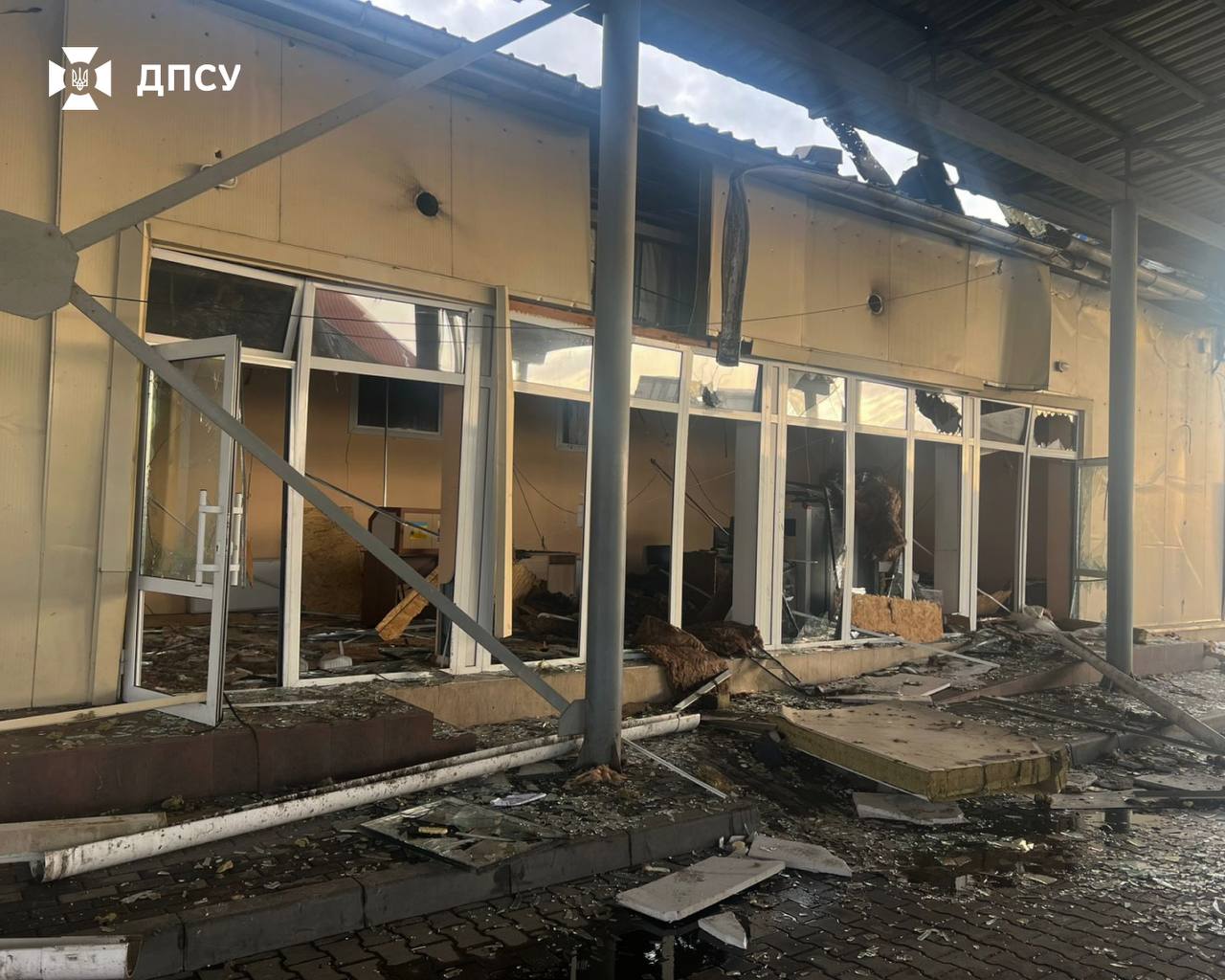 Одещина: робота пункту пропуску «Орлівка» призупинена через російську атаку (фото)