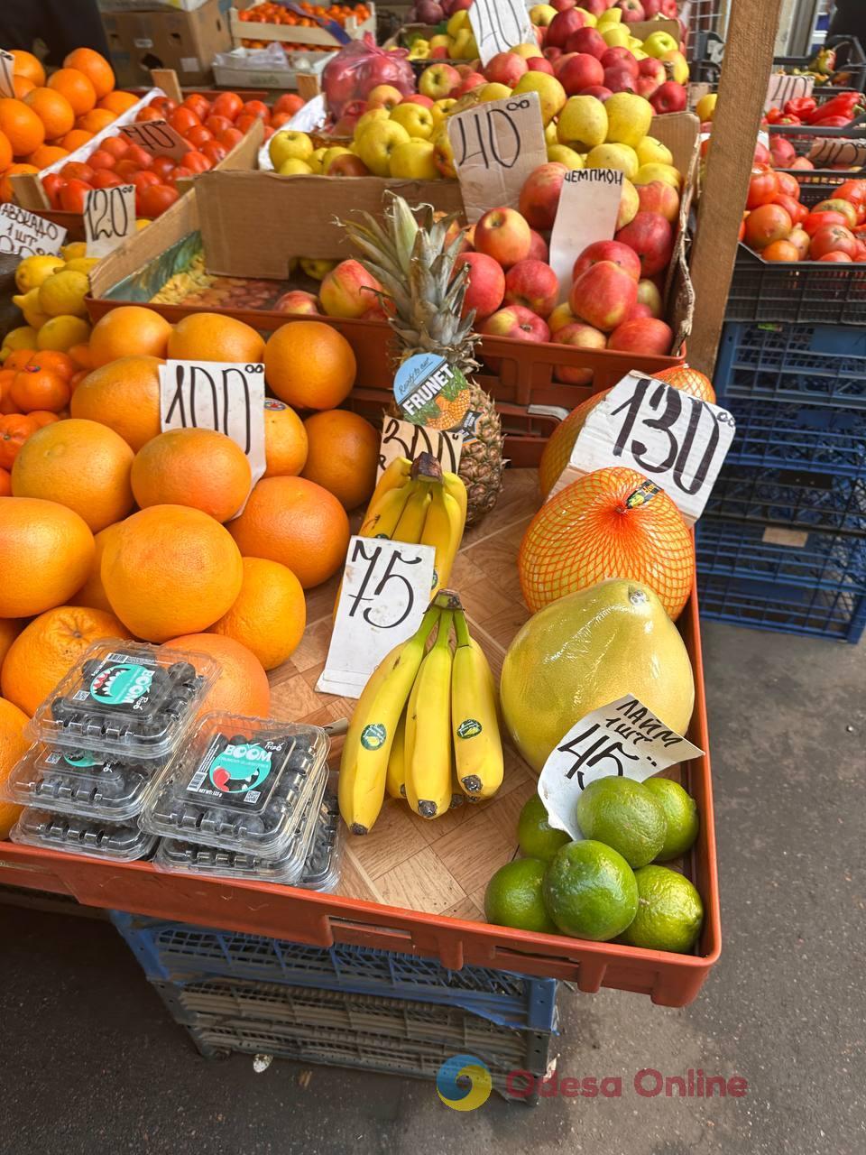 Мандарины, свинина и сладкий перец: субботние цены на одесском Привозе