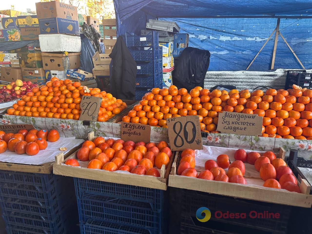 Мандарины, свинина и сладкий перец: субботние цены на одесском Привозе