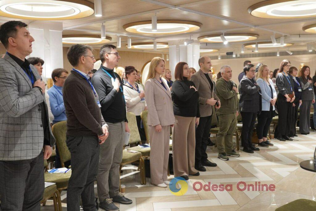 Як допомогти українцям відновити власне життя: громади трьох областей поділилися досвідом на форумі в Одесі