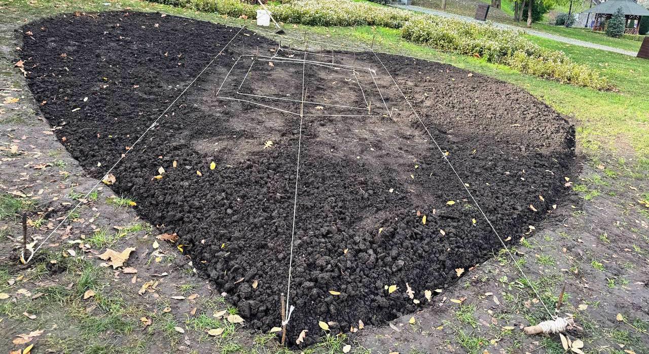 Цветочное сердце в цветах флага города весной украсит Стамбульский парк