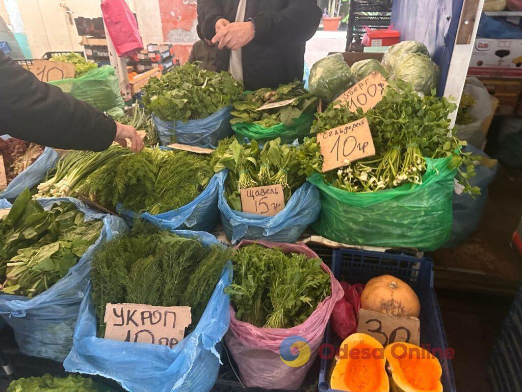 Шарон, грудинка та гриби: суботні ціни на одеському Привозі