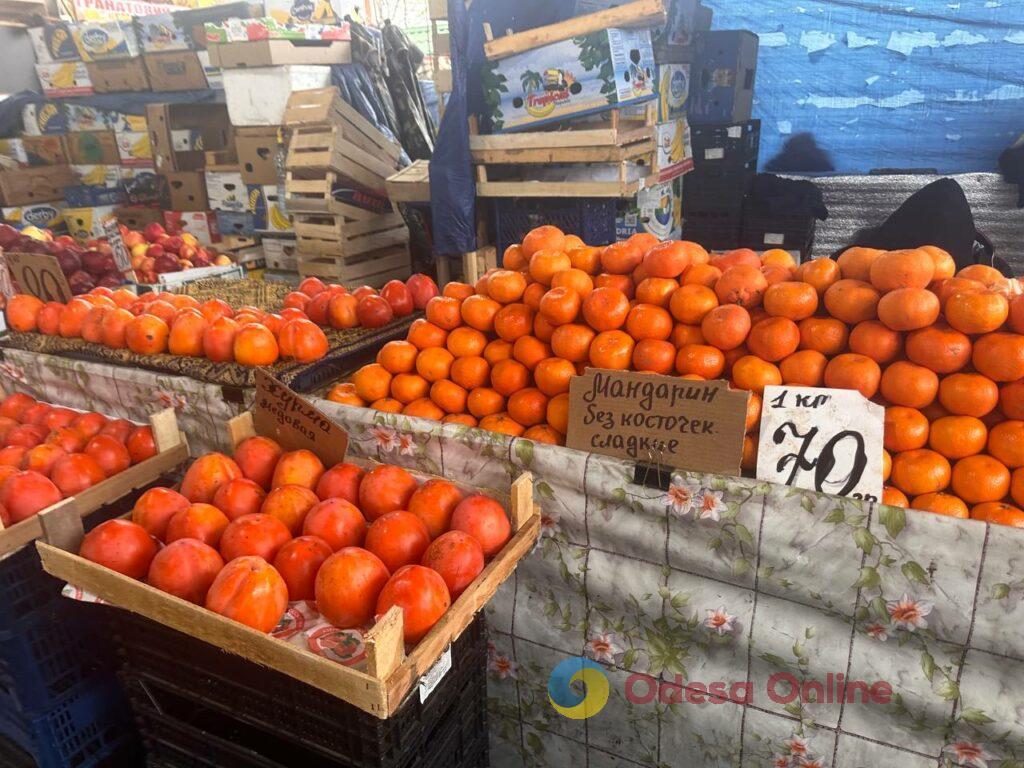 Шарон, грудинка та гриби: суботні ціни на одеському Привозі