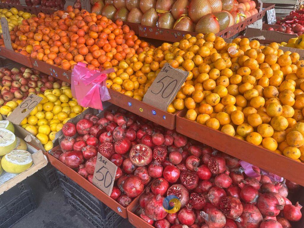 Шарон, грудинка та гриби: суботні ціни на одеському Привозі