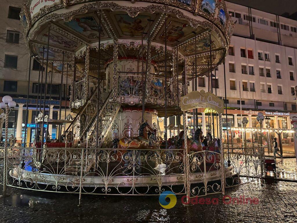 Різдвяна феєрія: Одеса стрімко готується до зимових свят