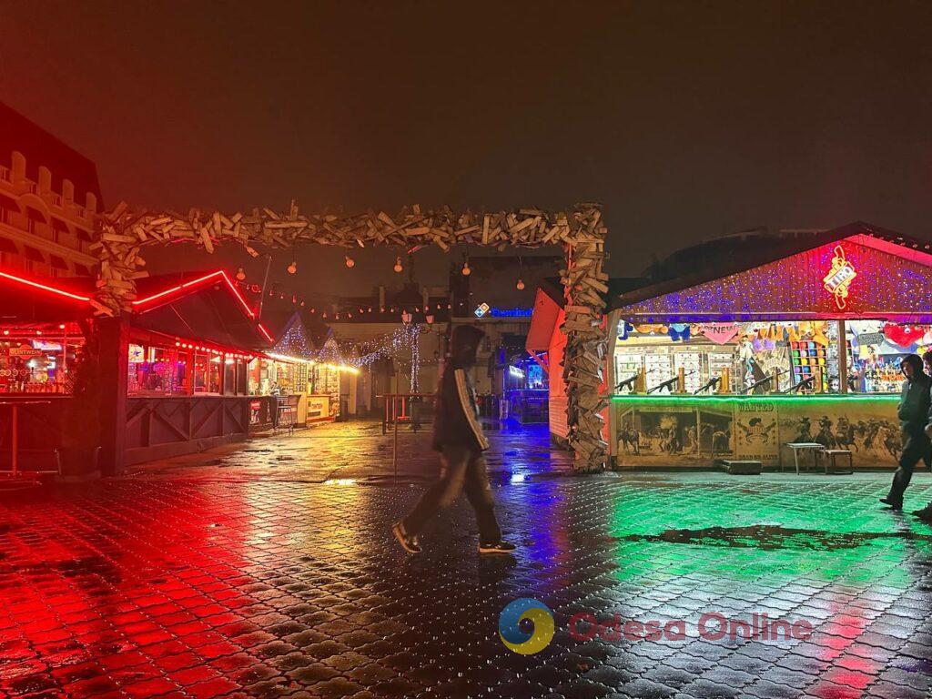 Різдвяна феєрія: Одеса стрімко готується до зимових свят