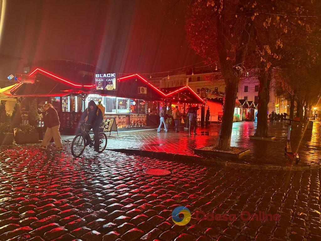 Різдвяна феєрія: Одеса стрімко готується до зимових свят